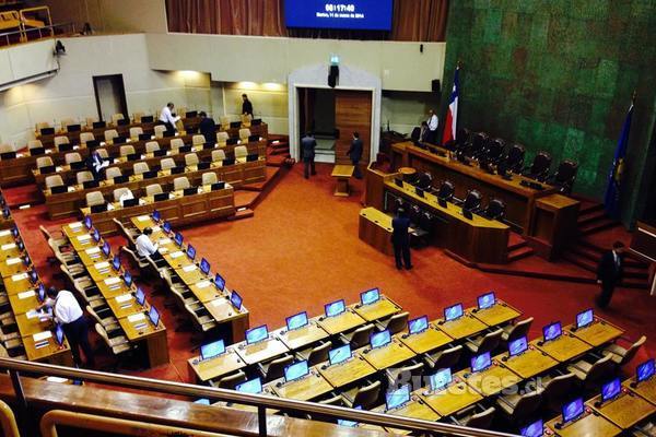 Gobierno modifica veto presidencial y mantiene bajas las multas por no votar