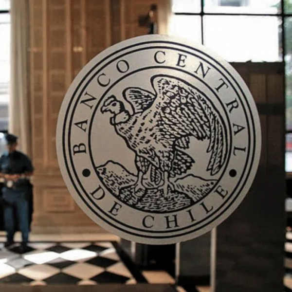 Imacec crece un 2,3% en agosto, pero cae en comparación con julio