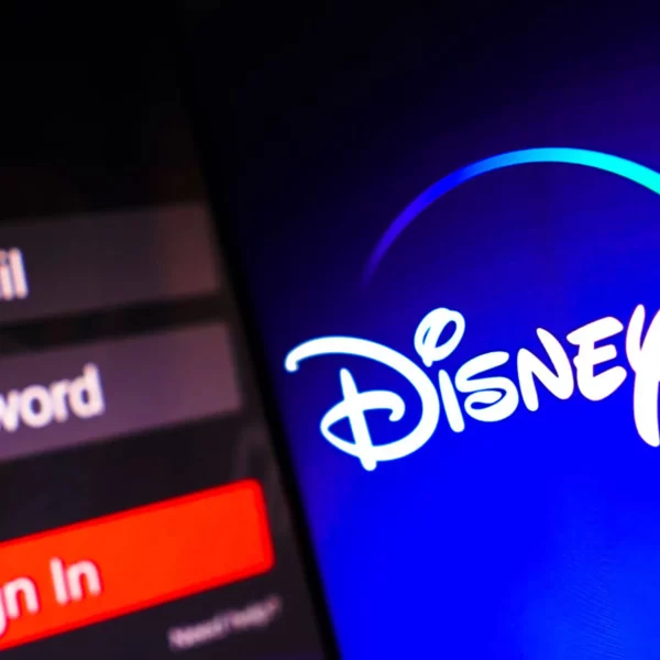 Disney nombra a James Gorman como nuevo presidente y pospone la sucesión de Iger hasta 2026