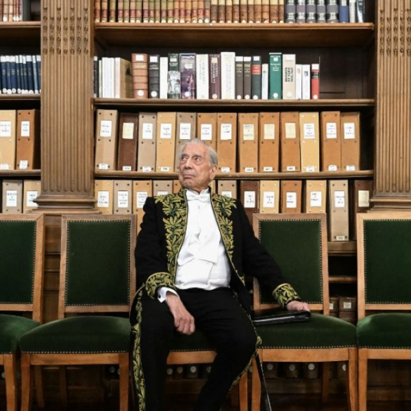 Mario Vargas Llosa: Pionero de la literatura latinoamericana