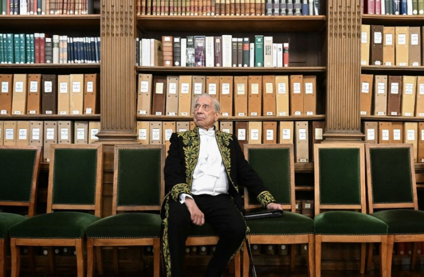 Mario Vargas Llosa: Pionero de la literatura latinoamericana