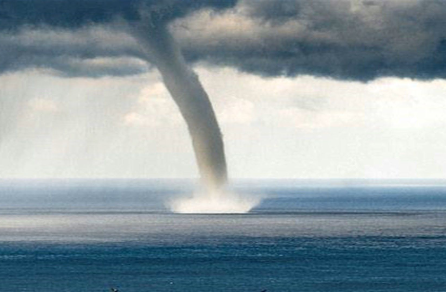 Tromba marina avistada en el Golfo de California