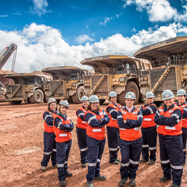 Mujeres en Minería: Control Operado 100% por Mujeres