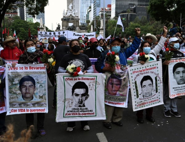 Desaparición de 43 estudiantes: Jueza arrestada en México