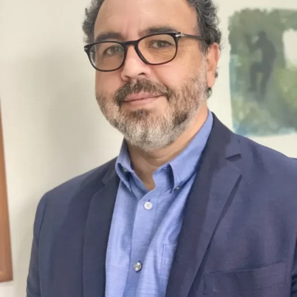 Juan Quispe Arancibia lidera Ventas y Servicios en FLS