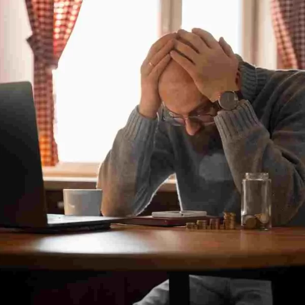 Trabajadores Viviendo al Día: Desafíos en el Empleo