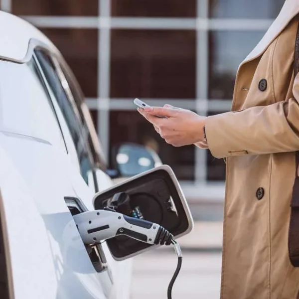 Autos eléctricos en Chile: Crecimiento y Seguros de Bci