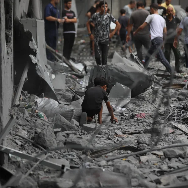 Ataque aéreo al hospital Nasser: 20 muertos en Gaza