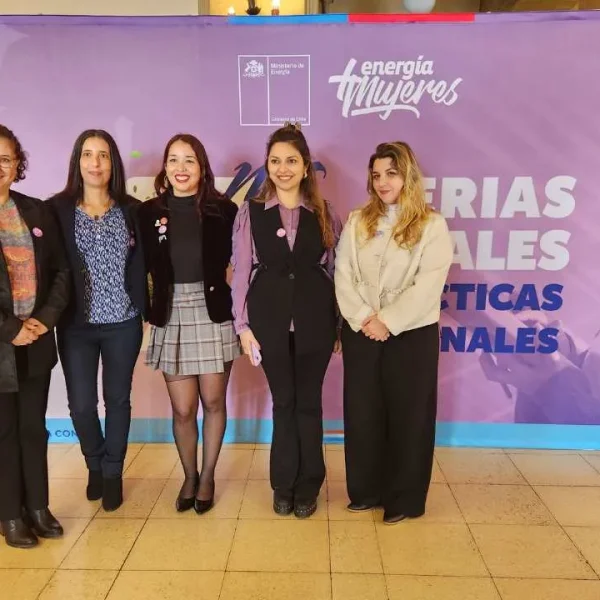 Feria Laboral de Energía: Impulsando Mujeres en el Sector