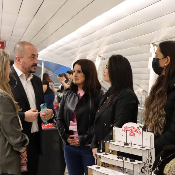 Derechos Tributarios Mujeres: El Impacto de DEDECON en la Sociedad