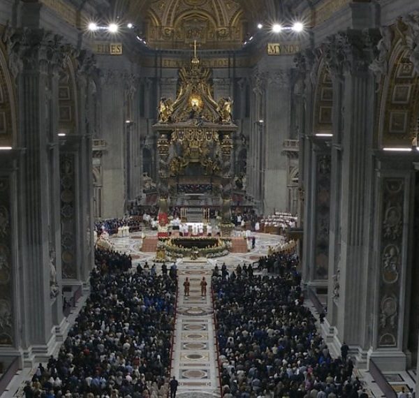 Vigilia Pascual: El Mensaje Esperanzador del Papa León XIV