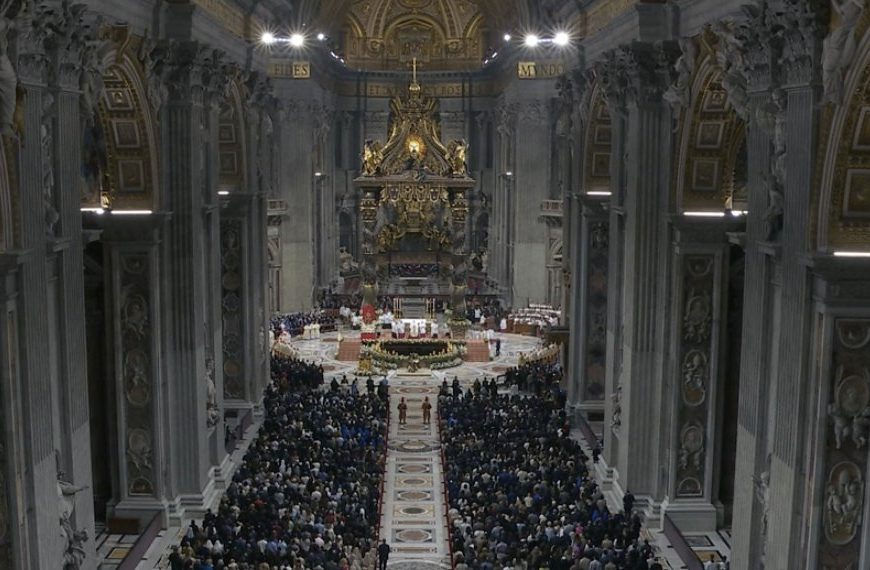 Vigilia Pascual: El Mensaje Esperanzador del Papa León XIV