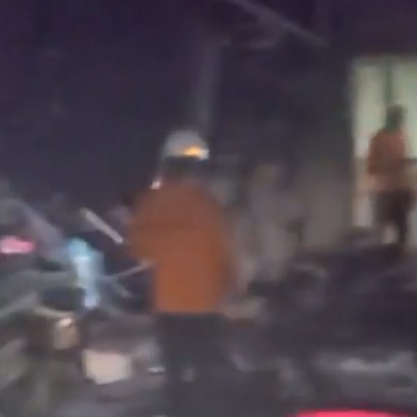 Incendio en Hospital Pakistan: Tragedia y Preguntas Sin Respuesta