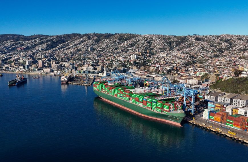 Tampa Triumph: El Gigante de los Mares en Puerto Valparaíso